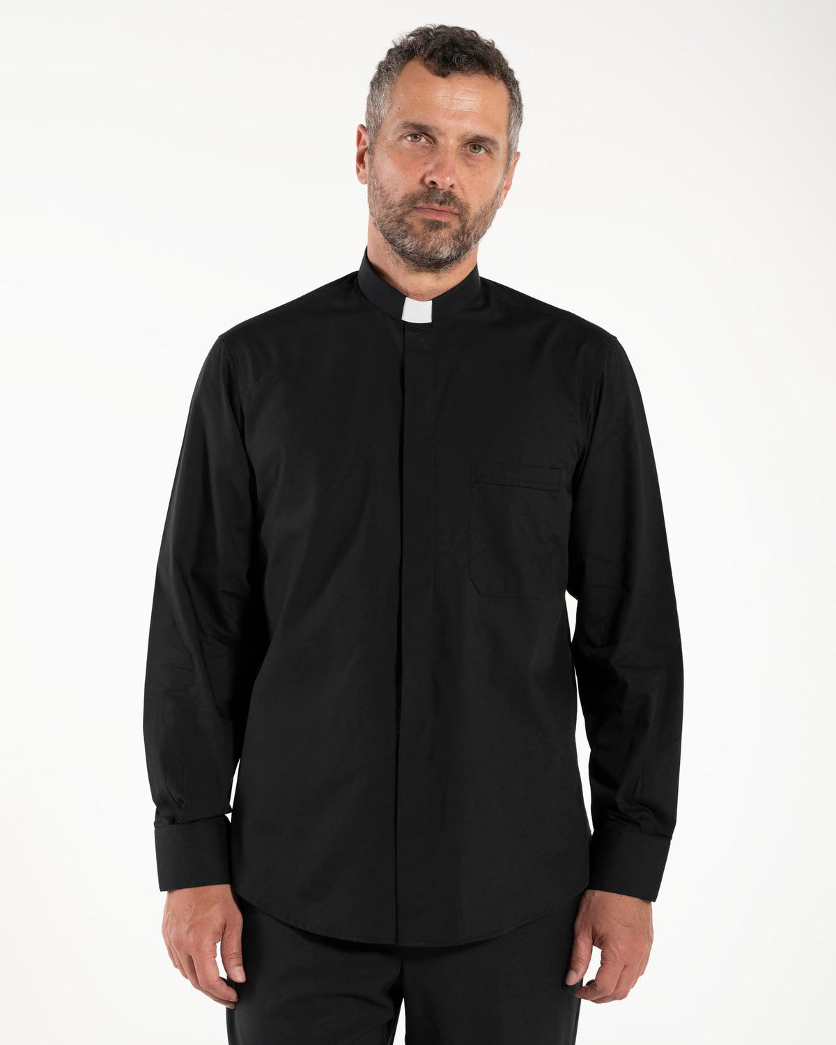 Camicia Polycotton nera indossata - fronte